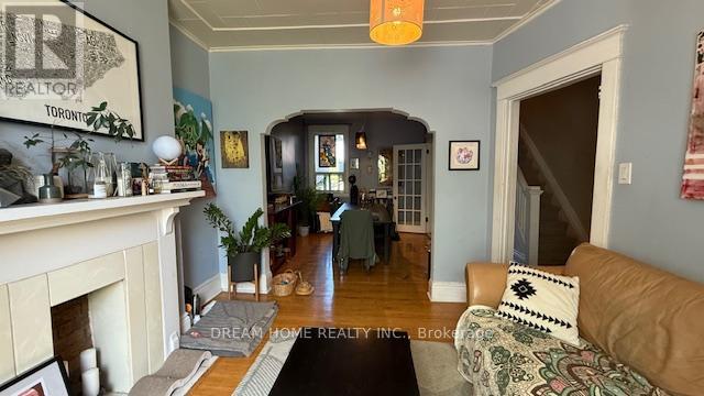 364 Harbord Street, Toronto, Ontario  M6G 1H7 - Photo 6 - C12197310