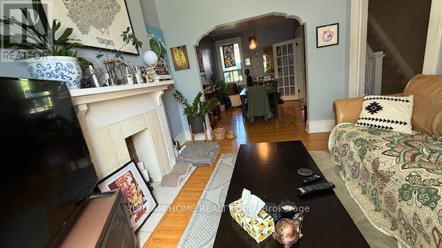 364 Harbord Street, Toronto, Ontario  M6G 1H7 - Photo 7 - C12197310