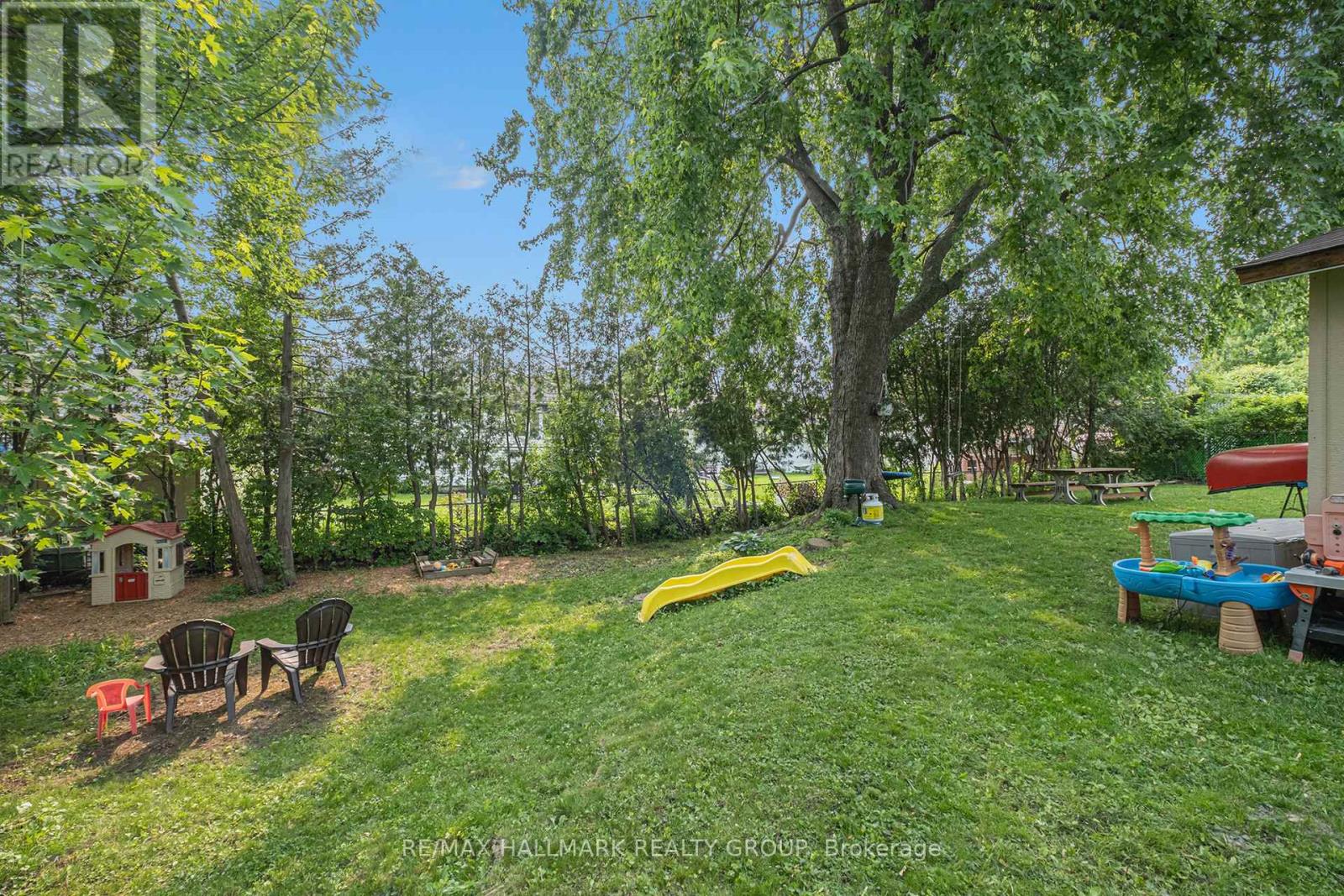 1360 Metz Crescent, Ottawa, Ontario  K1K 3Z5 - Photo 27 - X12197289