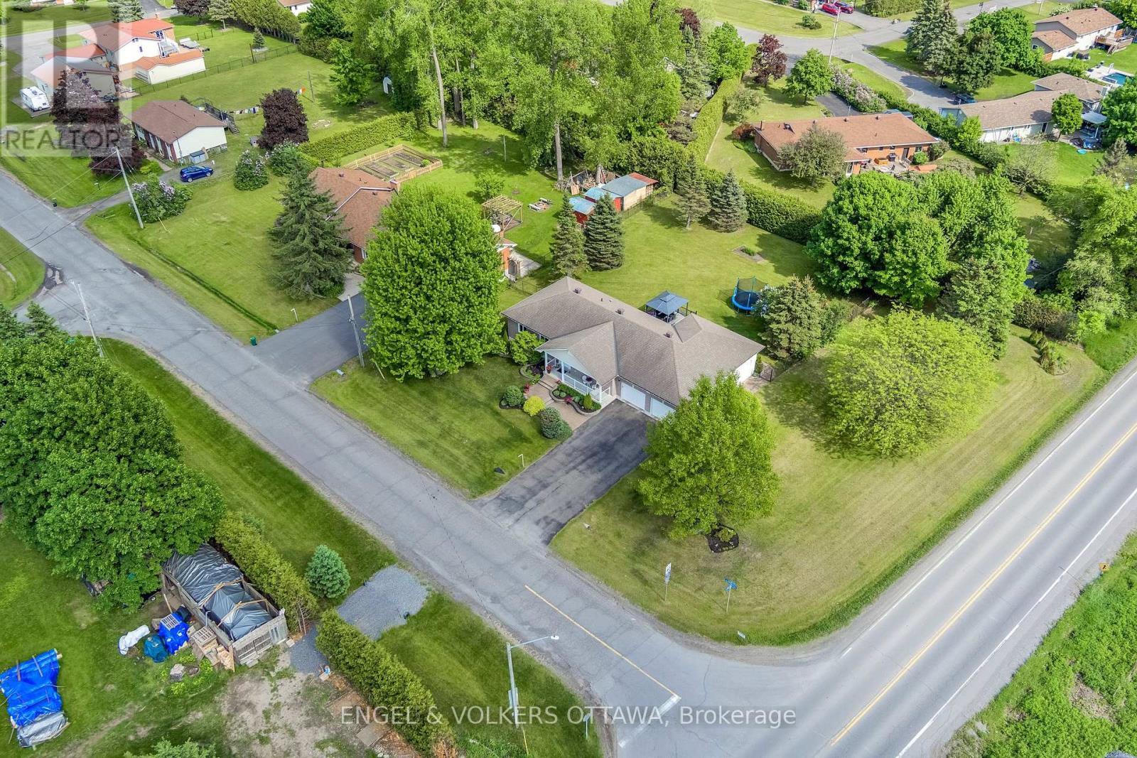 Property at 6978 ALDERGROVE WAY image 3