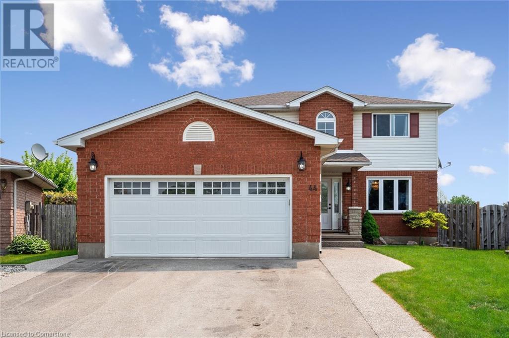 44 Dunedin Court, Kitchener, Ontario  N2E 3M9 - Photo 2 - 40737779