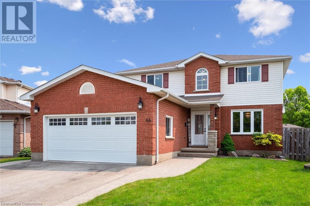 44 Dunedin Court, Kitchener, Ontario  N2E 3M9 - Photo 3 - 40737779