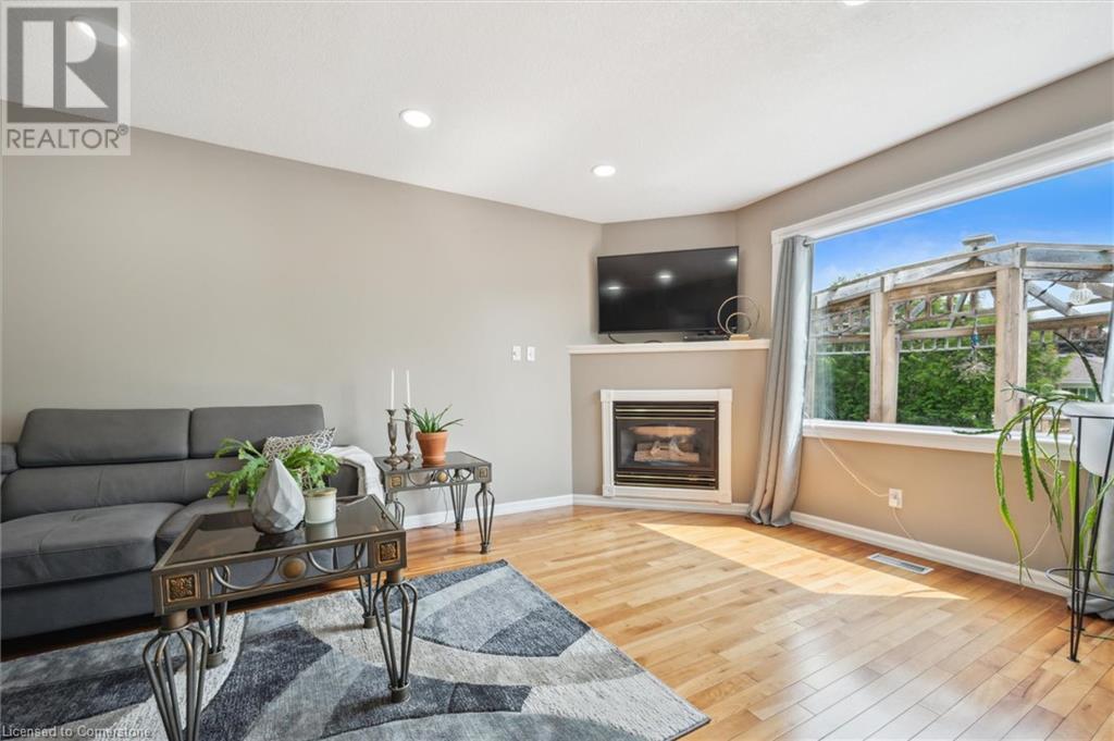 44 Dunedin Court, Kitchener, Ontario  N2E 3M9 - Photo 7 - 40737779