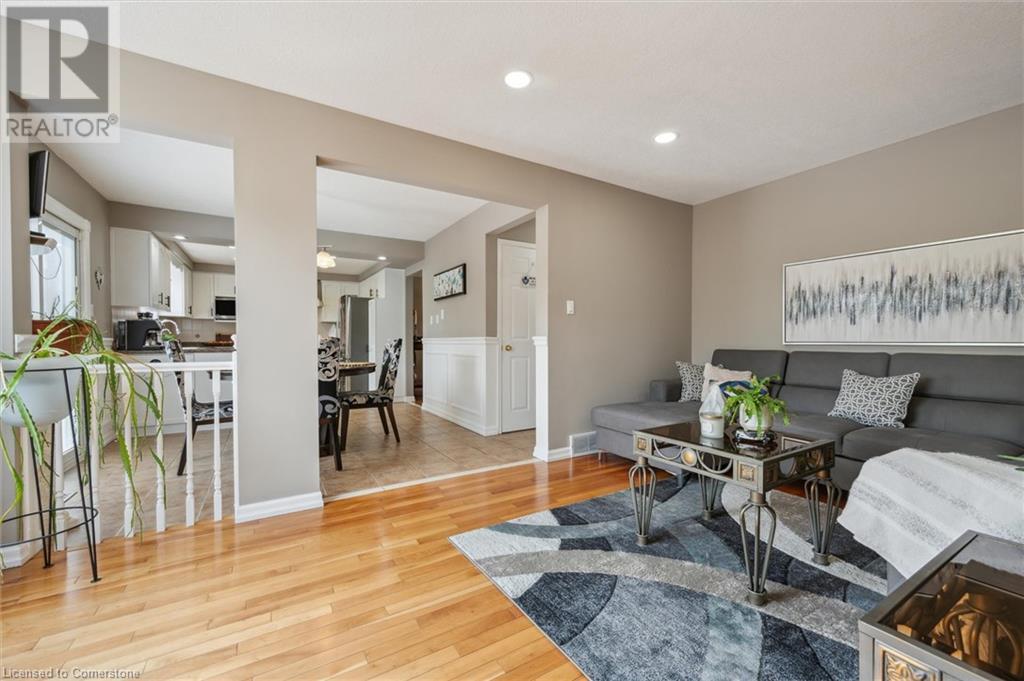 44 Dunedin Court, Kitchener, Ontario  N2E 3M9 - Photo 8 - 40737779