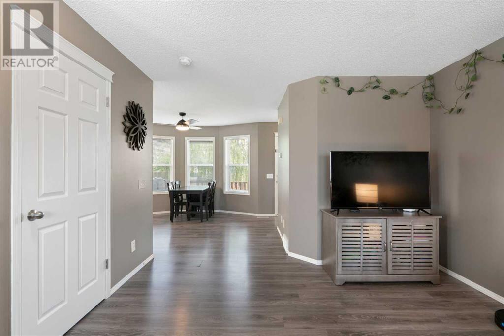 100 Tuscany Valley Drive Nw, Calgary, Alberta  T3L 2E7 - Photo 11 - A2225795