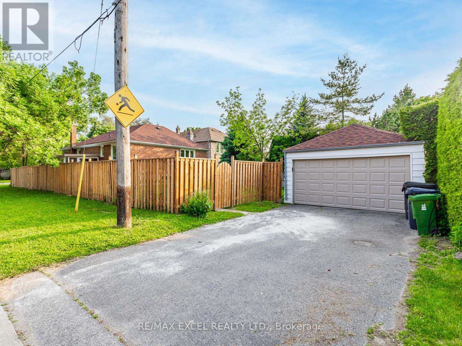 106 Pleasant Avenue, Toronto, Ontario  M2M 1M1 - Photo 31 - C12197327