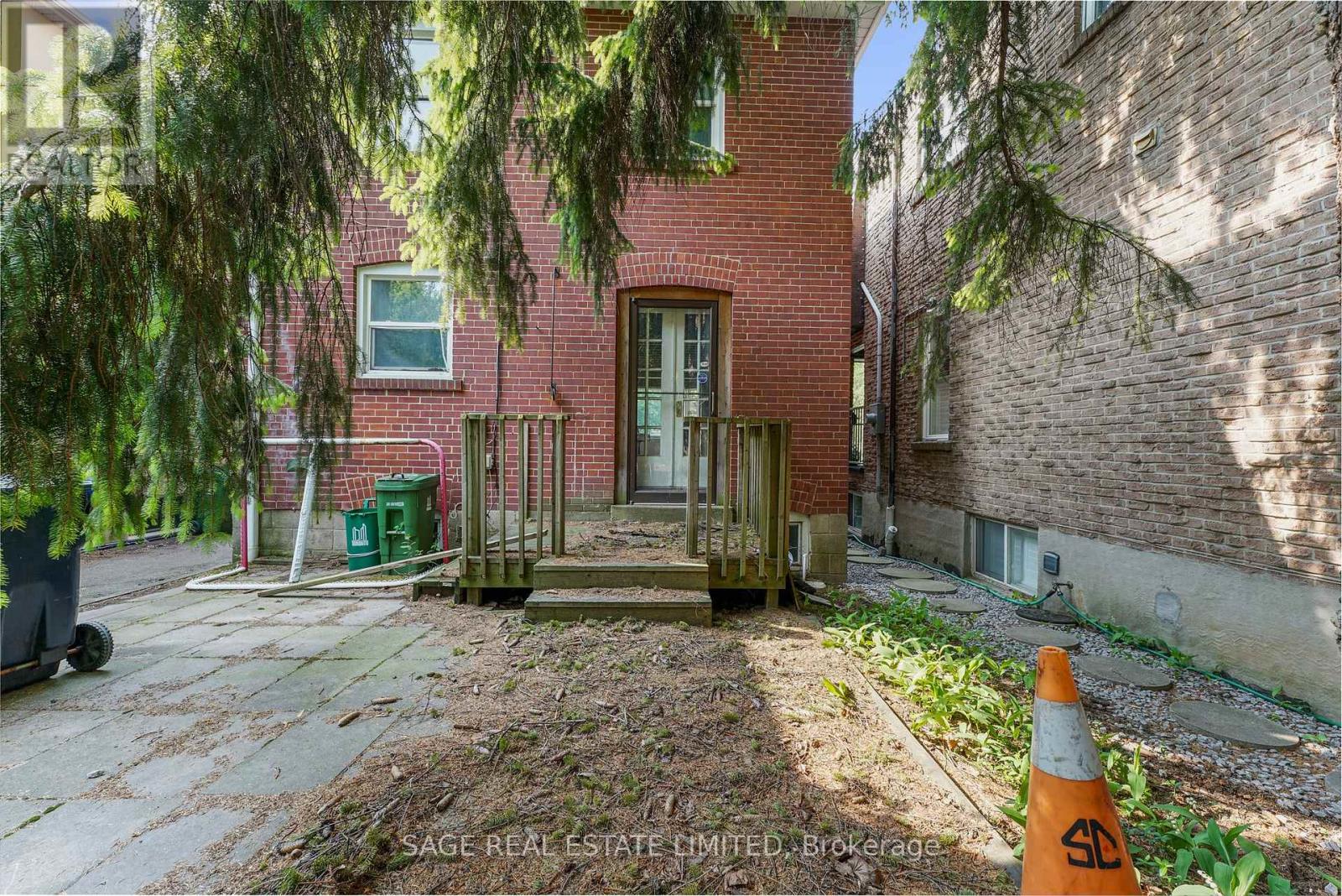 42 Sherwood Avenue, Toronto, Ontario  M4P 2A7 - Photo 7 - C12197350