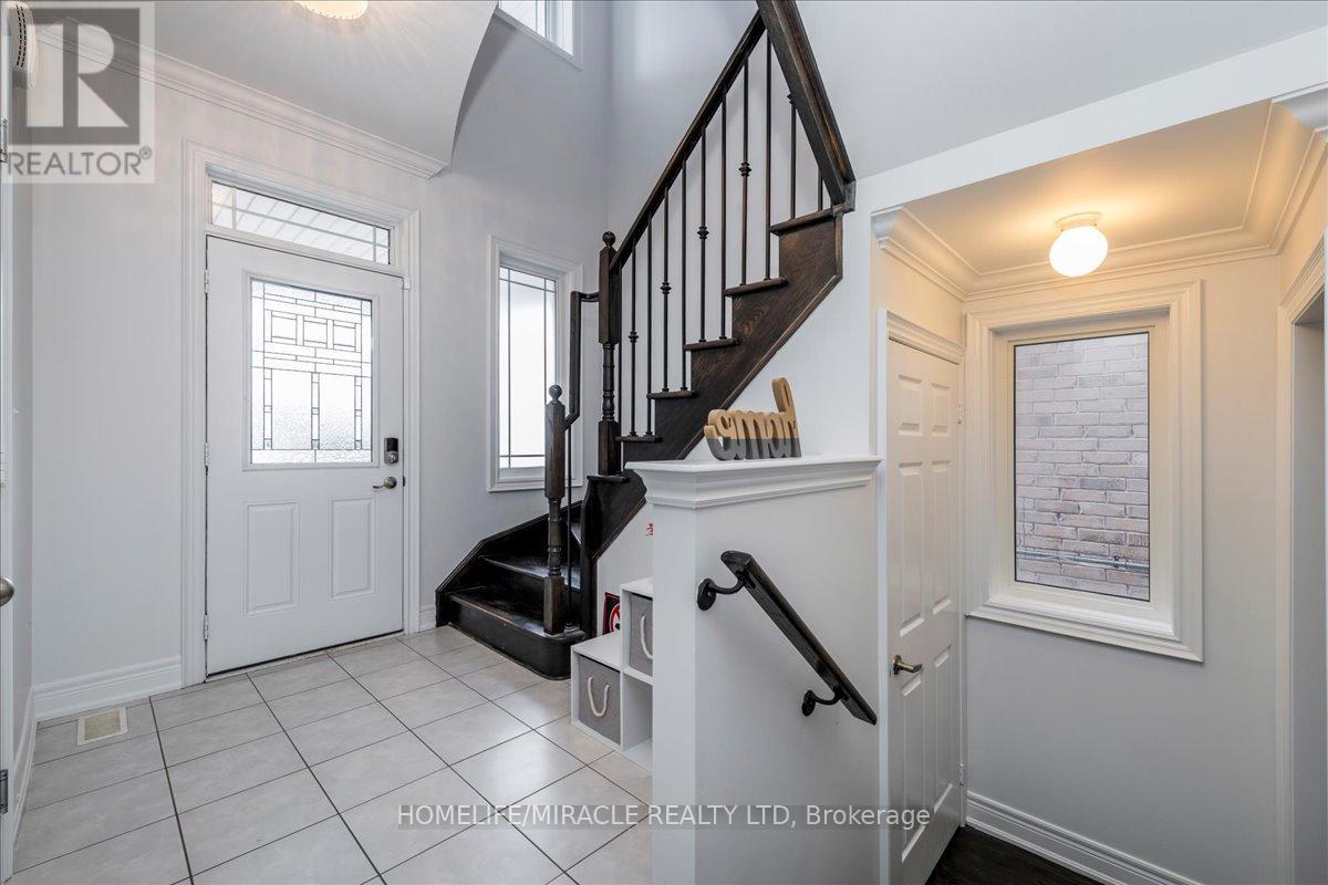 Property at 74 CAUTHERS CRESCENT image 4