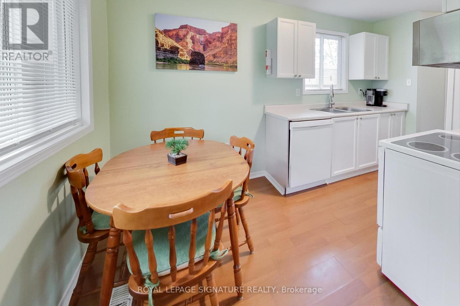 18 Palling Lane, Barrie, Ontario  L4M 6H4 - Photo 14 - S12197329