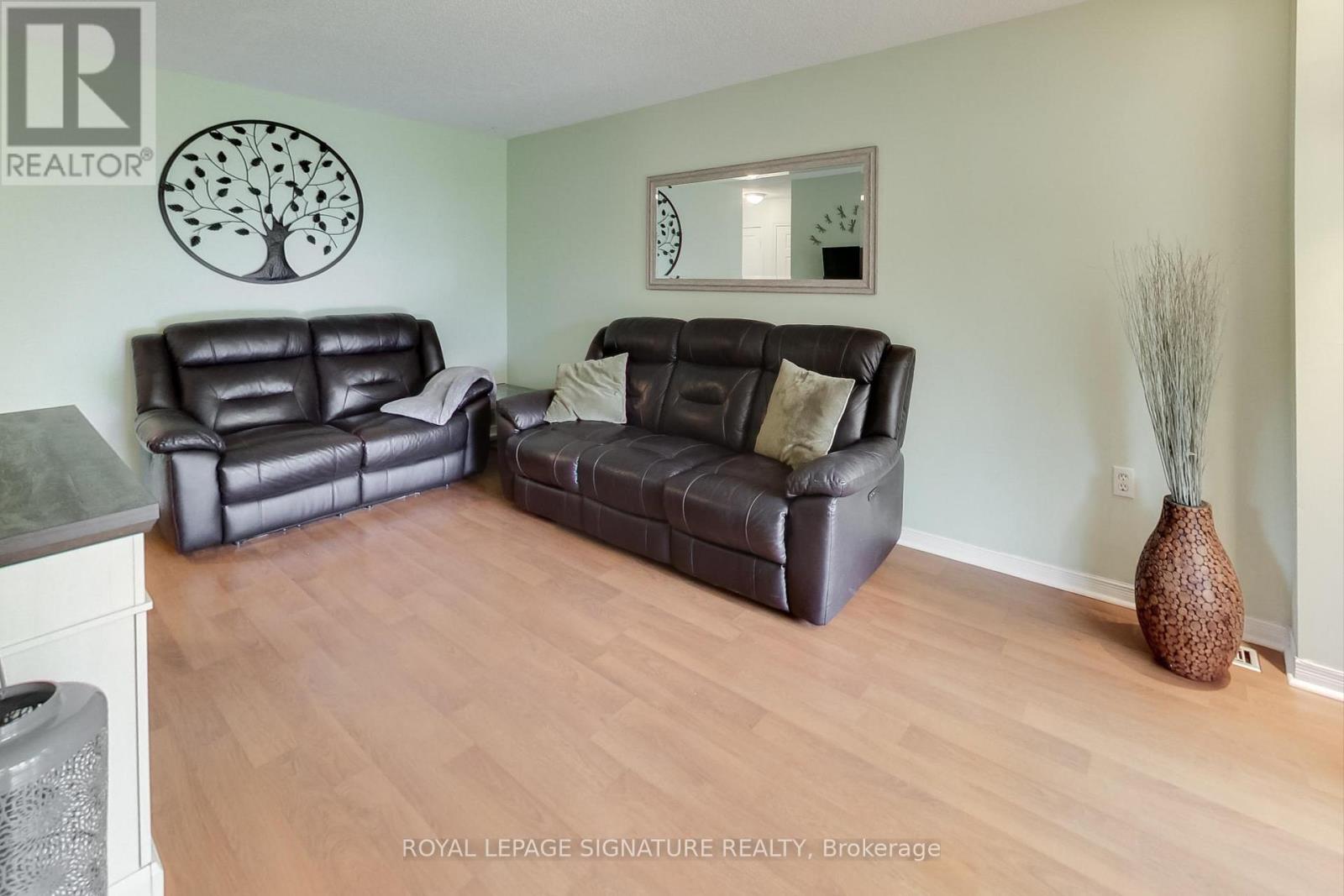 18 Palling Lane, Barrie, Ontario  L4M 6H4 - Photo 15 - S12197329