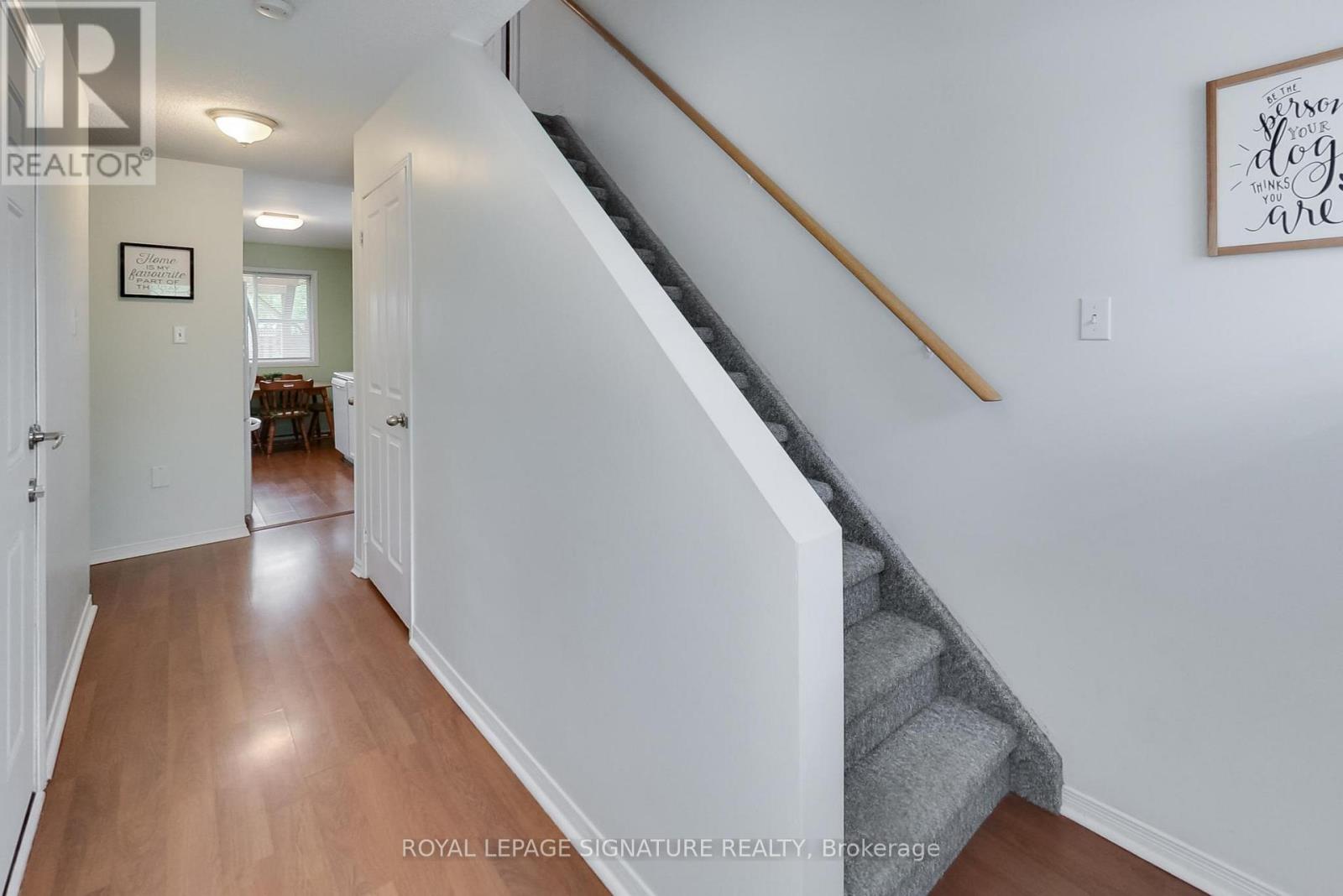 18 Palling Lane, Barrie, Ontario  L4M 6H4 - Photo 7 - S12197329