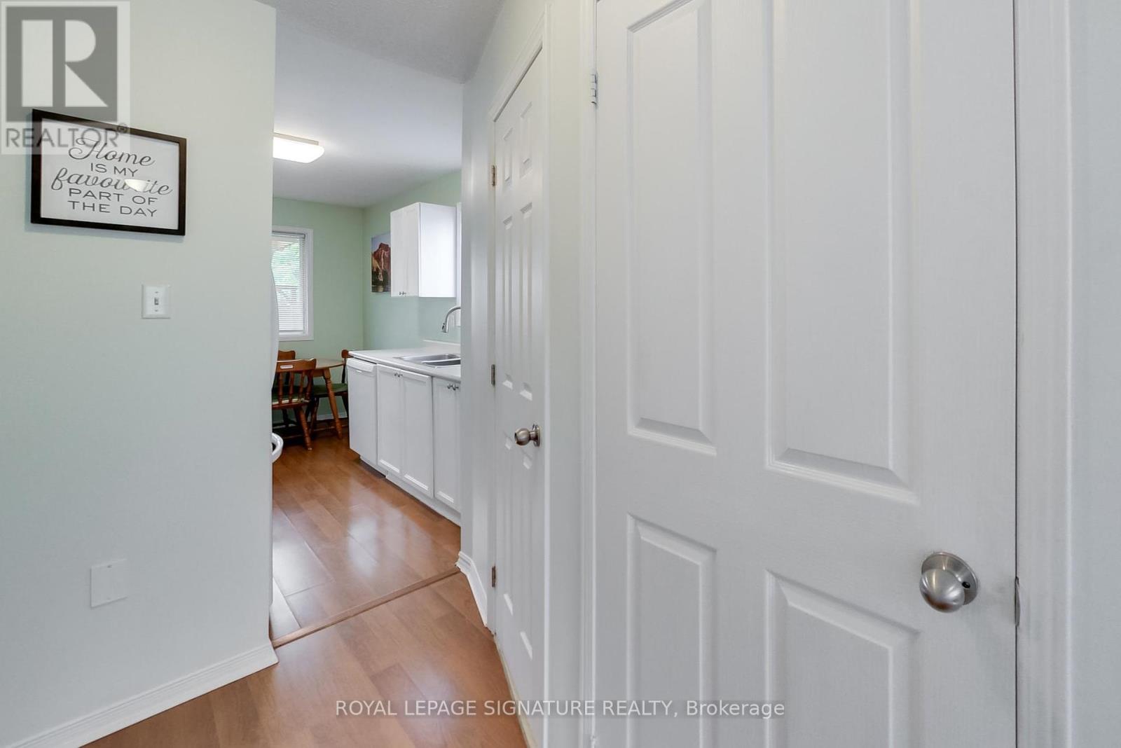 18 Palling Lane, Barrie, Ontario  L4M 6H4 - Photo 8 - S12197329