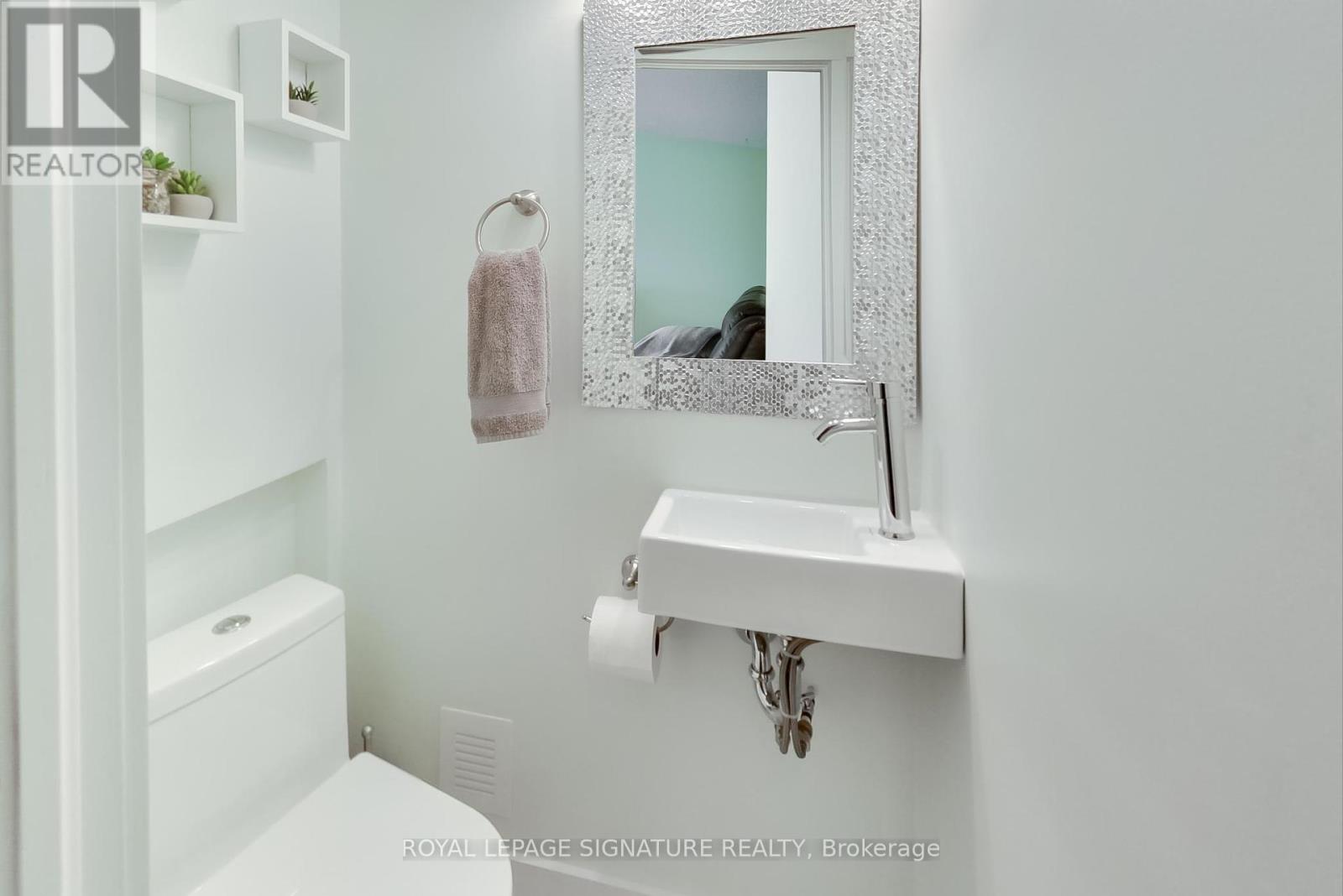 18 Palling Lane, Barrie, Ontario  L4M 6H4 - Photo 9 - S12197329