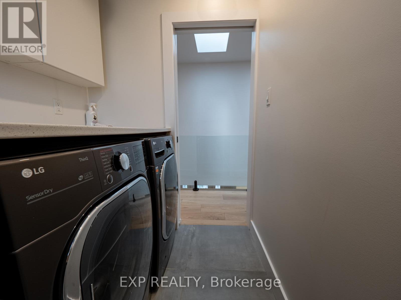 2433 Trevor Drive, Oakville, Ontario  L6L 5C4 - Photo 28 - W12197321