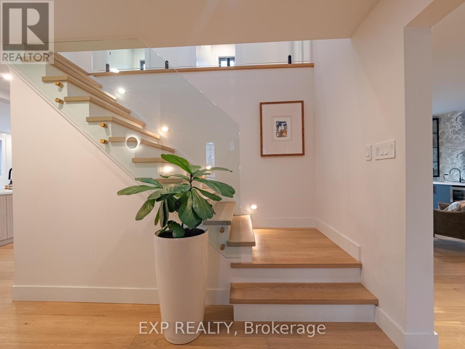 2433 Trevor Drive, Oakville, Ontario  L6L 5C4 - Photo 4 - W12197321