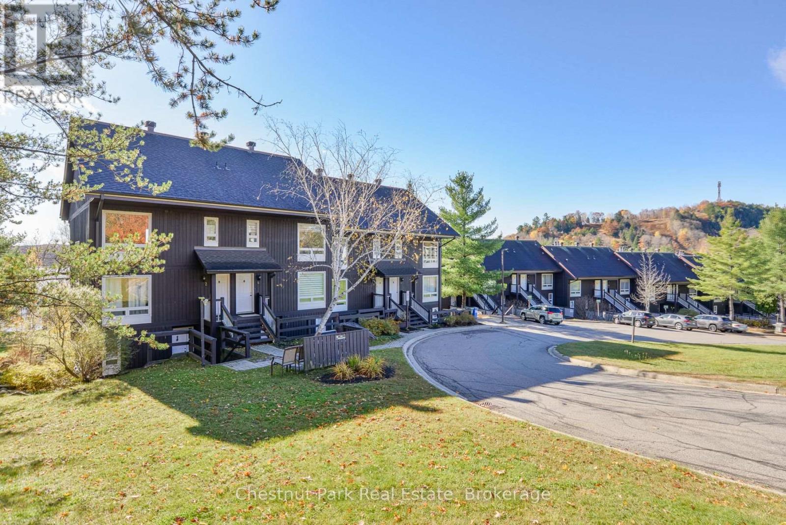 4 Turner Drive, Huntsville, Ontario  P1H 1A8 - Photo 2 - X12197366