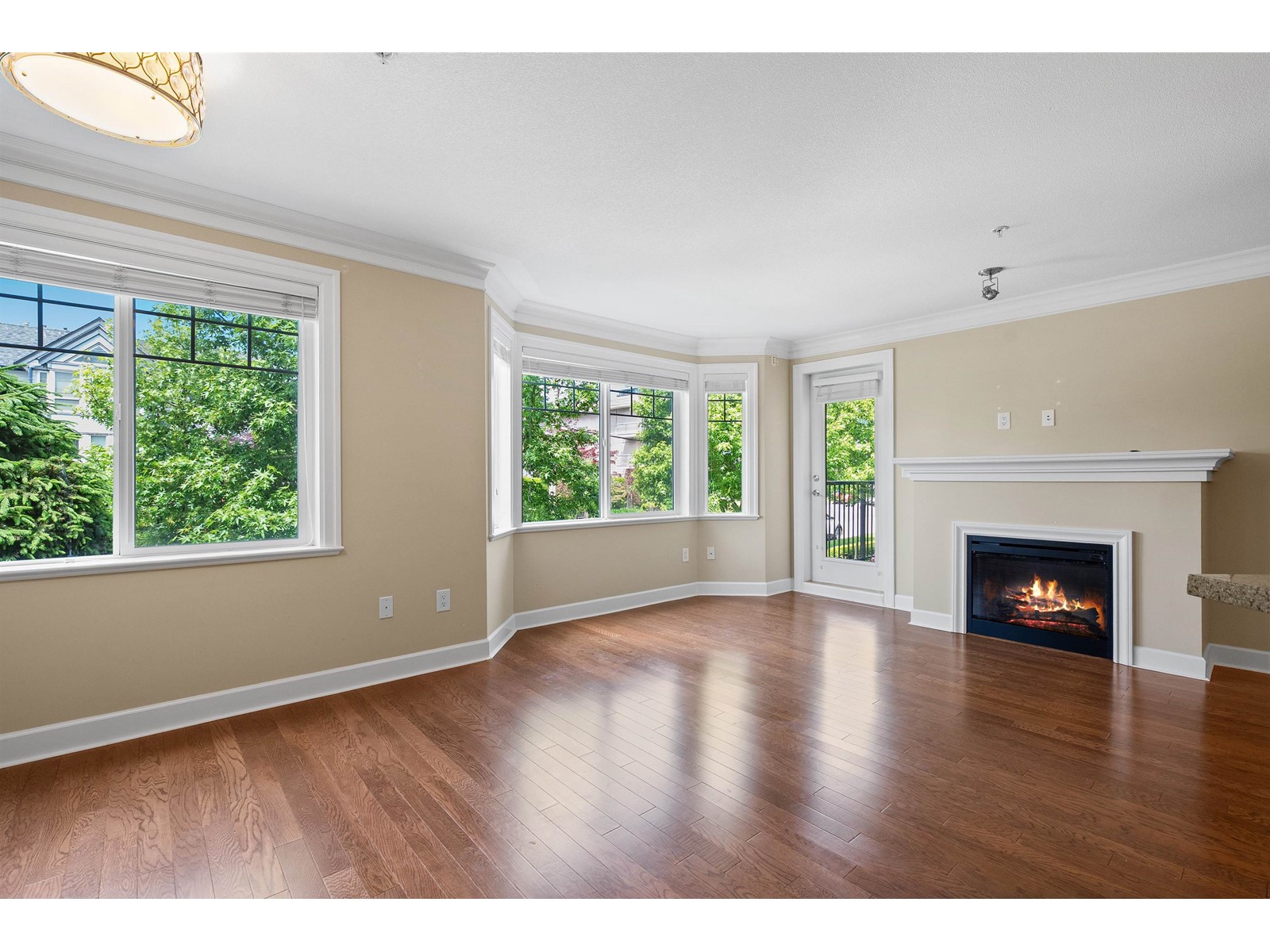 207 15357 Roper Avenue, White Rock, British Columbia  V4B 2G2 - Photo 34 - R3007956