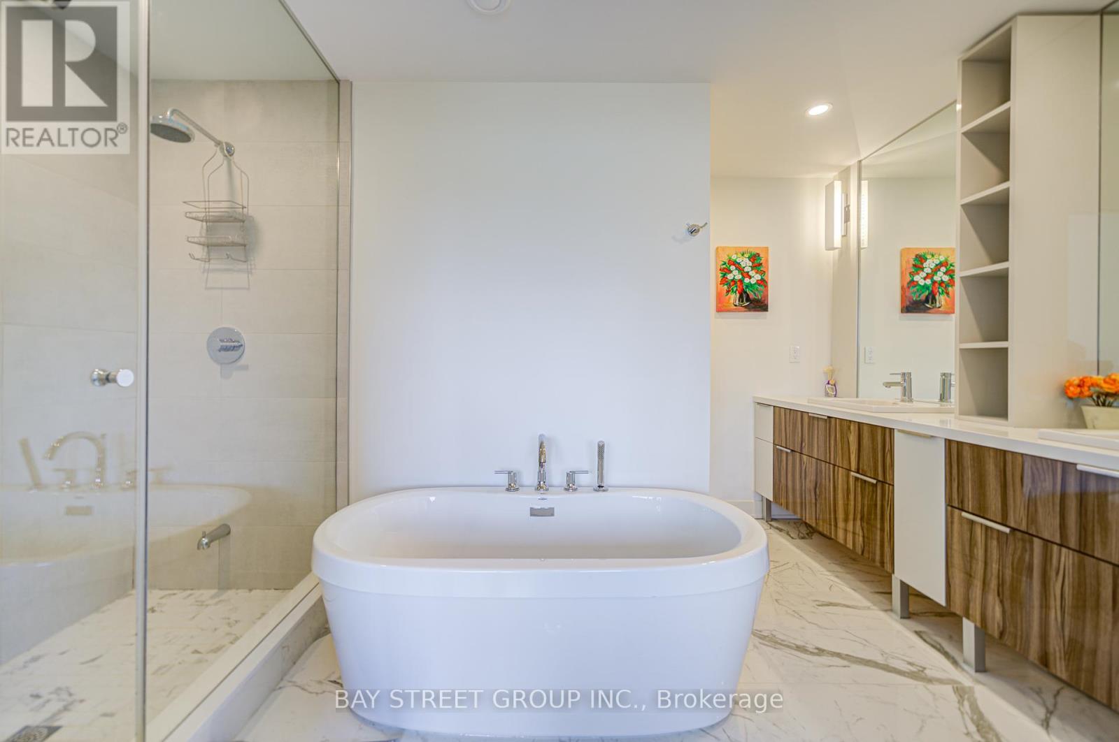 27 Sonic Way, Toronto, Ontario  M3C 0P3 - Photo 15 - C12197374