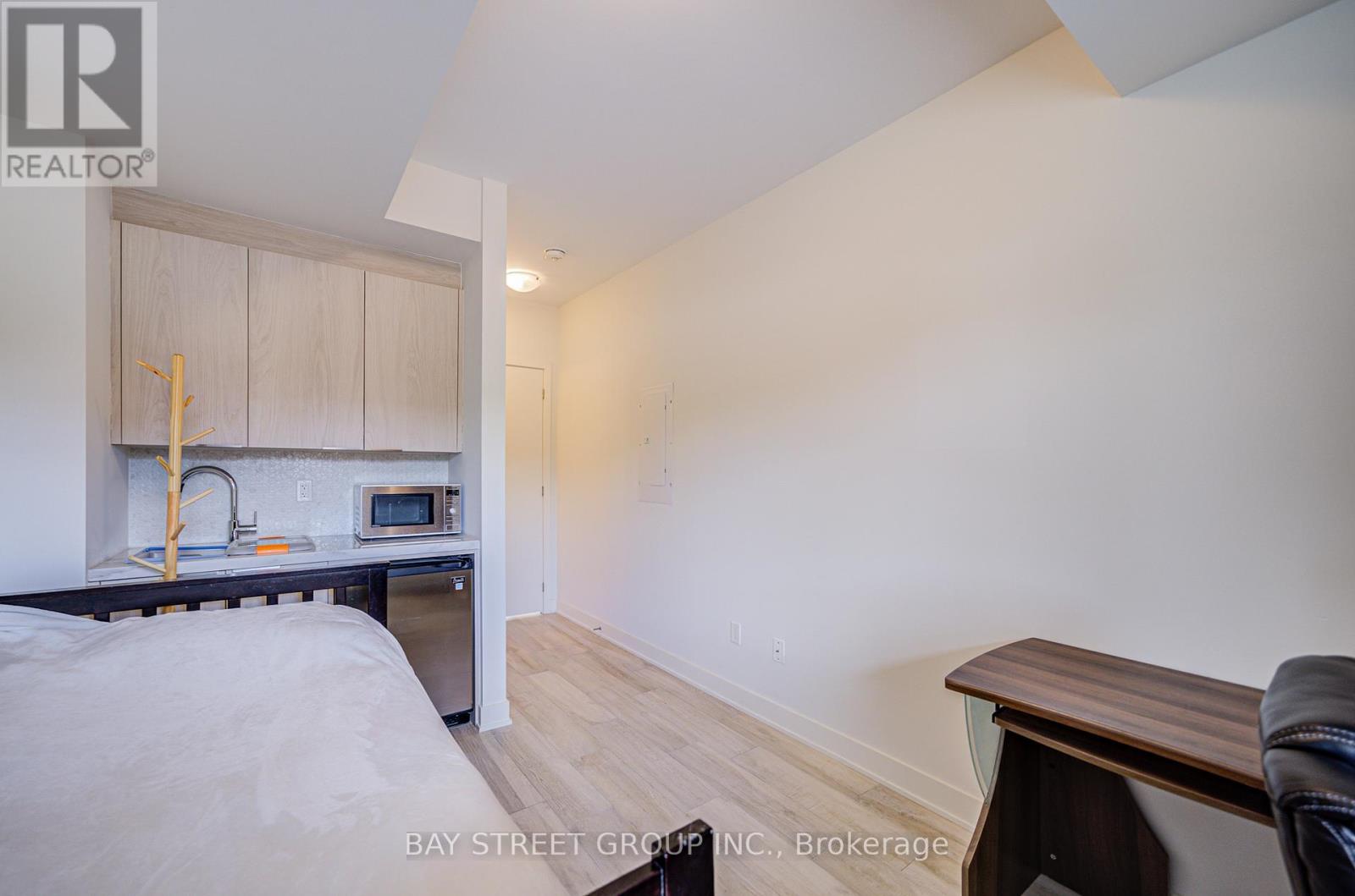27 Sonic Way, Toronto, Ontario  M3C 0P3 - Photo 21 - C12197374