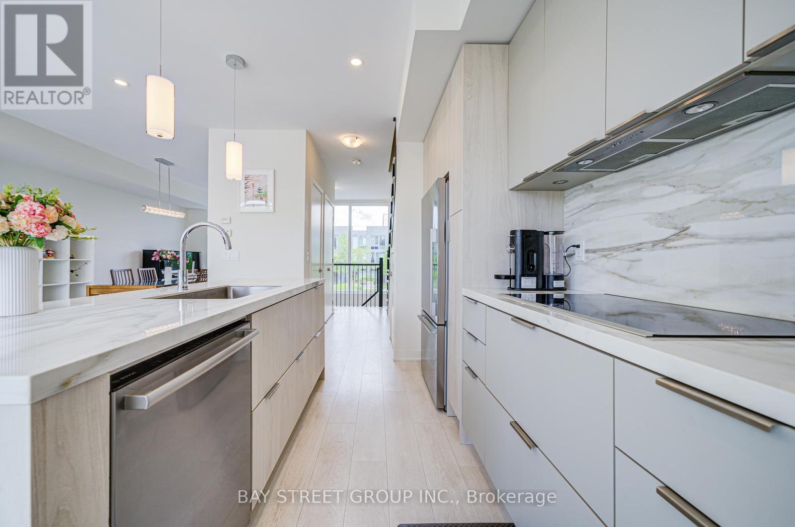 27 Sonic Way, Toronto, Ontario  M3C 0P3 - Photo 8 - C12197374