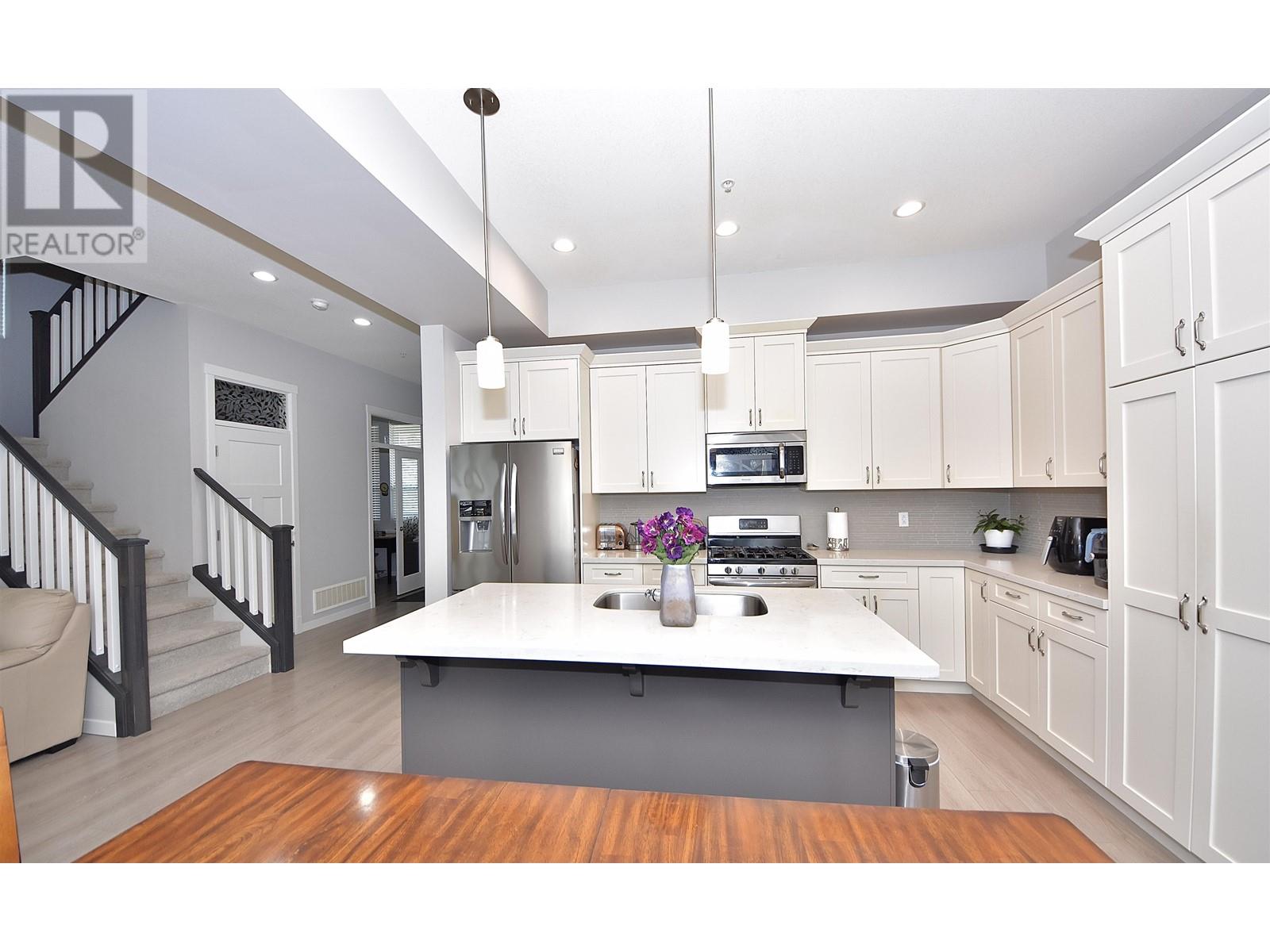 24442 113 Avenue, Maple Ridge, British Columbia  V2W 5H4 - Photo 3 - R3010470