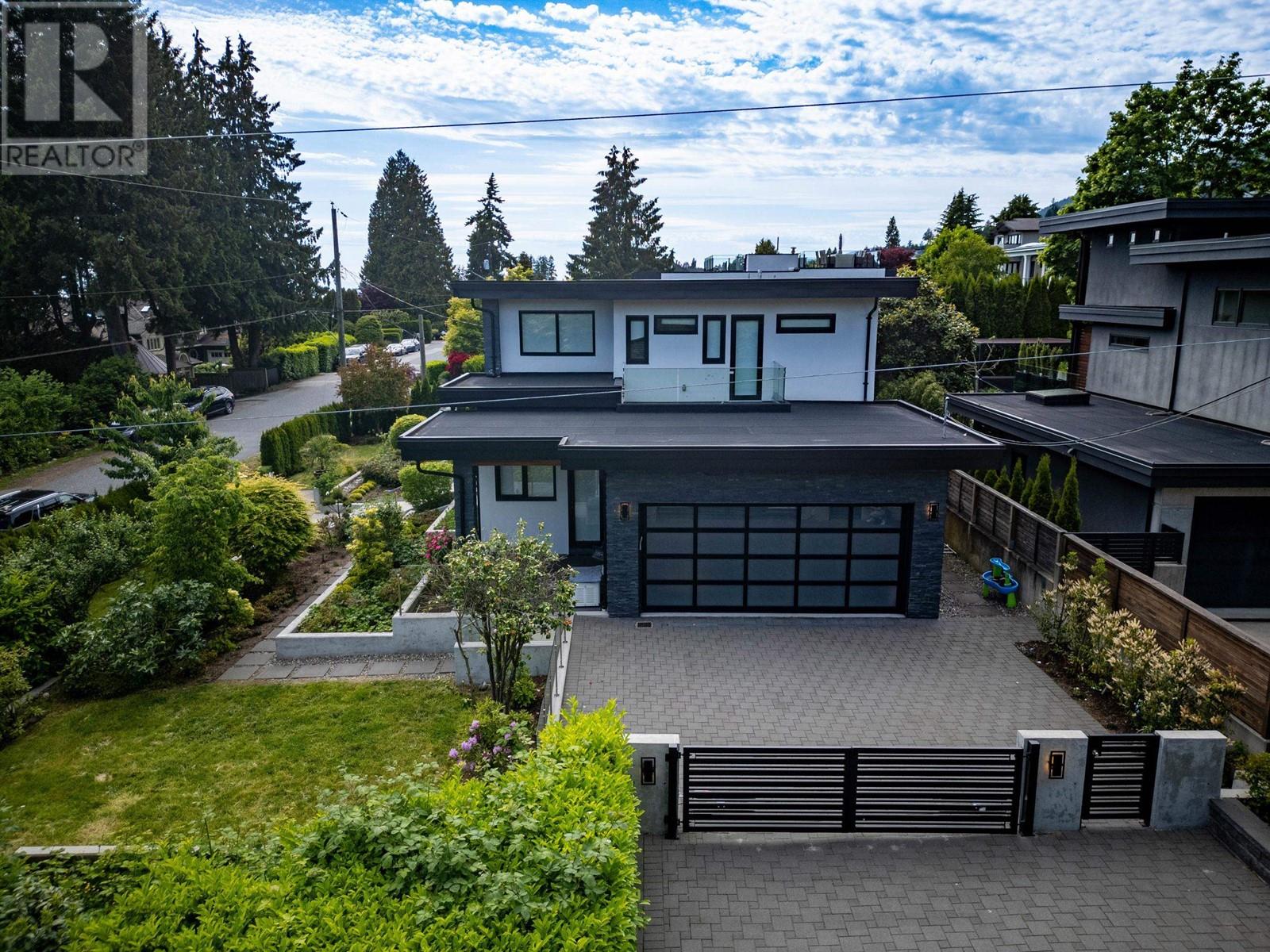 Property at 2213 KINGS AVENUE image 5