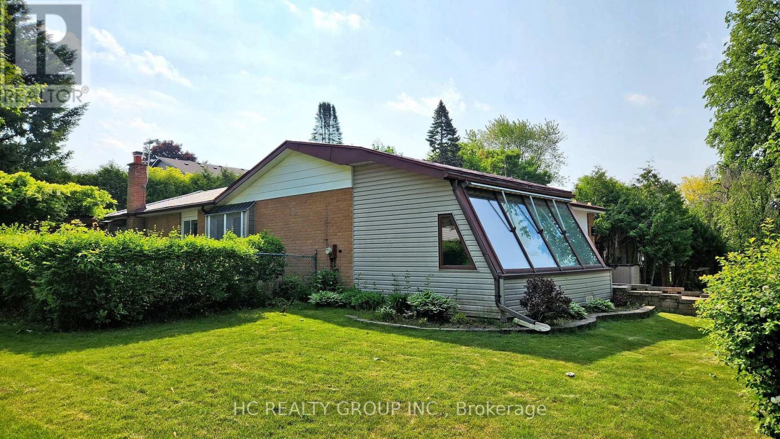 21 Sir Constantine Drive, Markham (Markham Village), Ontario  L3P 2X3 - Photo 11 - N12197361