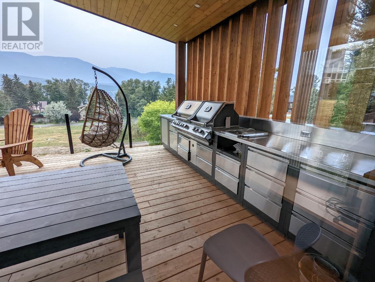 1731 Victoria Avenue, Windermere, British Columbia  V0B 2L2 - Photo 14 - 10342877