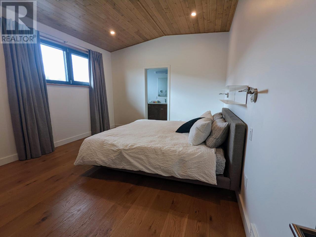 1731 Victoria Avenue, Windermere, British Columbia  V0B 2L2 - Photo 37 - 10342877