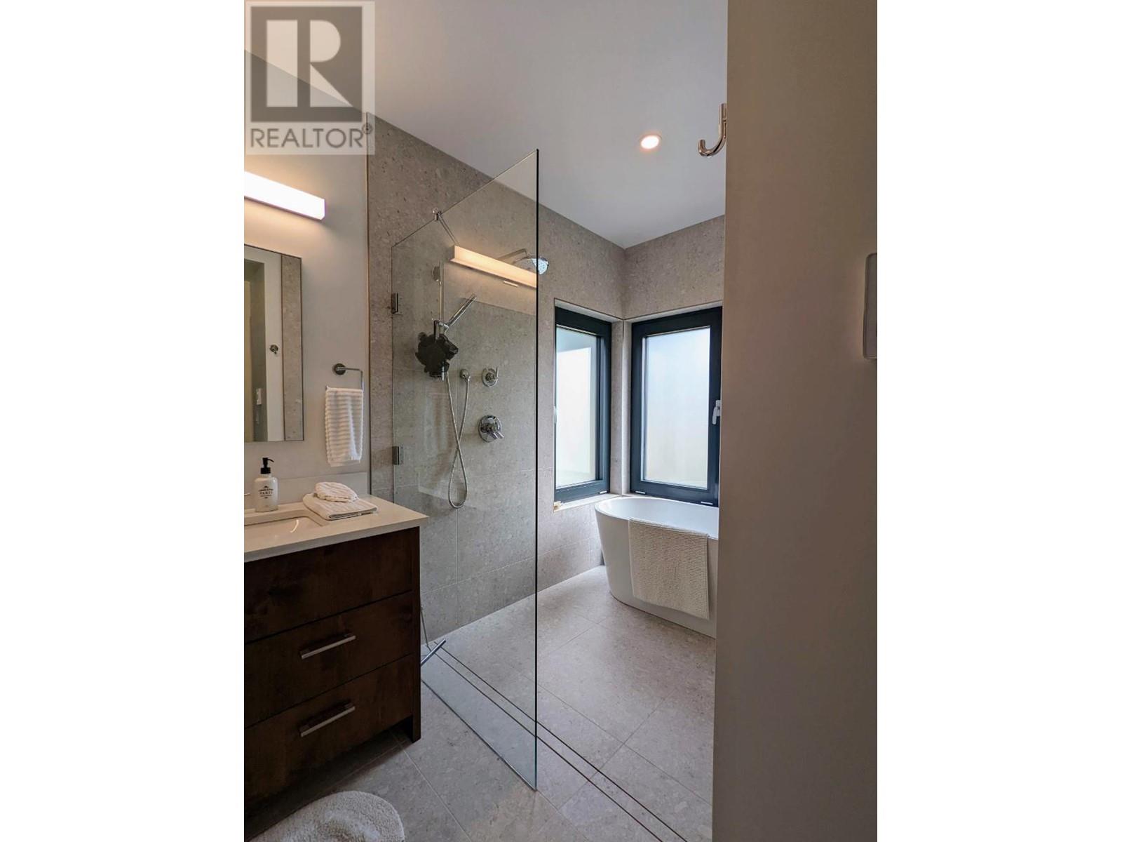 1731 Victoria Avenue, Windermere, British Columbia  V0B 2L2 - Photo 26 - 10342877