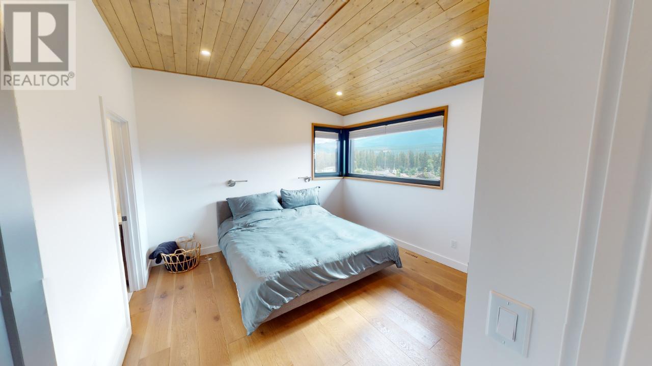 1731 Victoria Avenue, Windermere, British Columbia  V0B 2L2 - Photo 31 - 10342877
