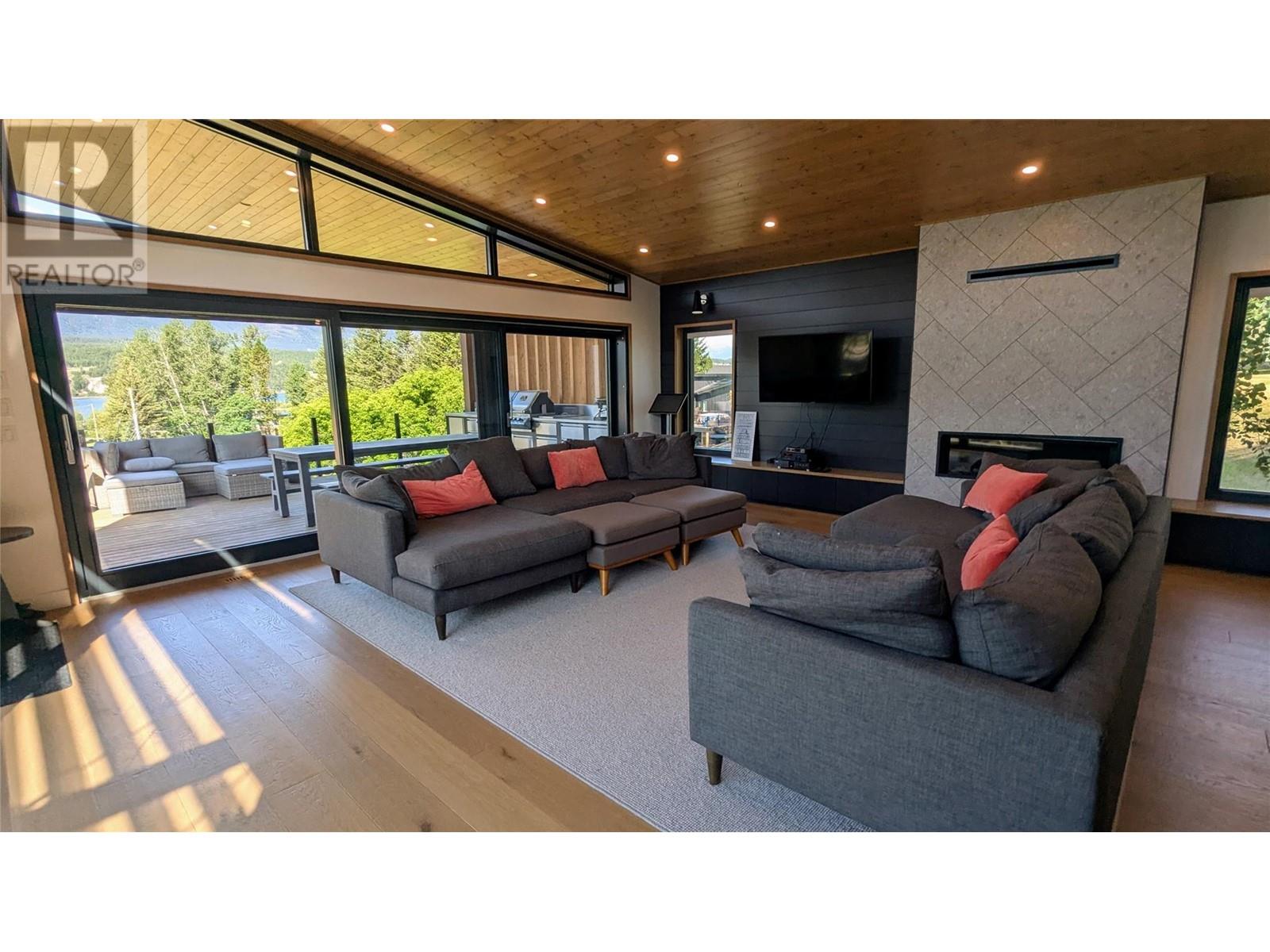1731 Victoria Avenue, Windermere, British Columbia  V0B 2L2 - Photo 83 - 10342877