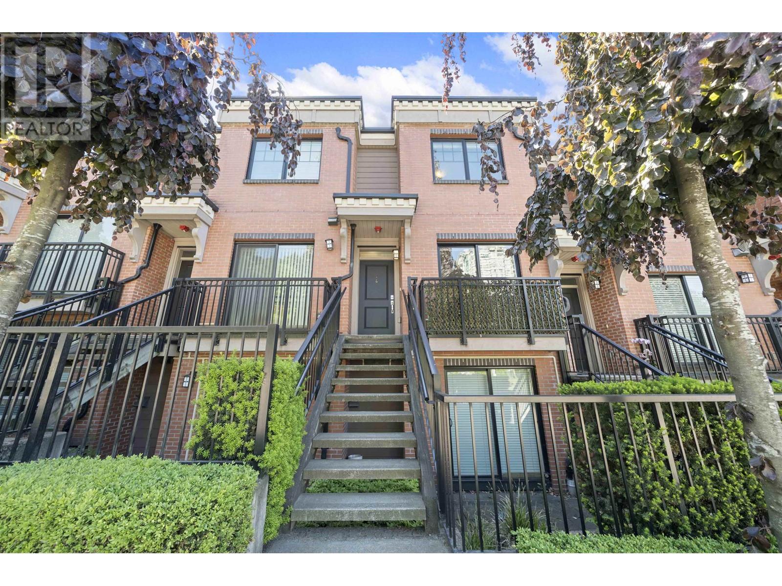 Property at 4 838 ROYAL AVENUE image 2