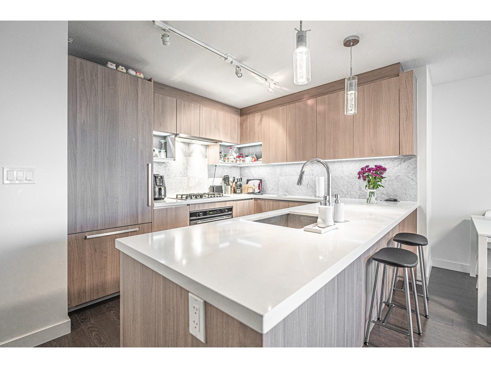 806 13696 100 Avenue, Surrey, British Columbia  V3T 0L5 - Photo 2 - R3004403