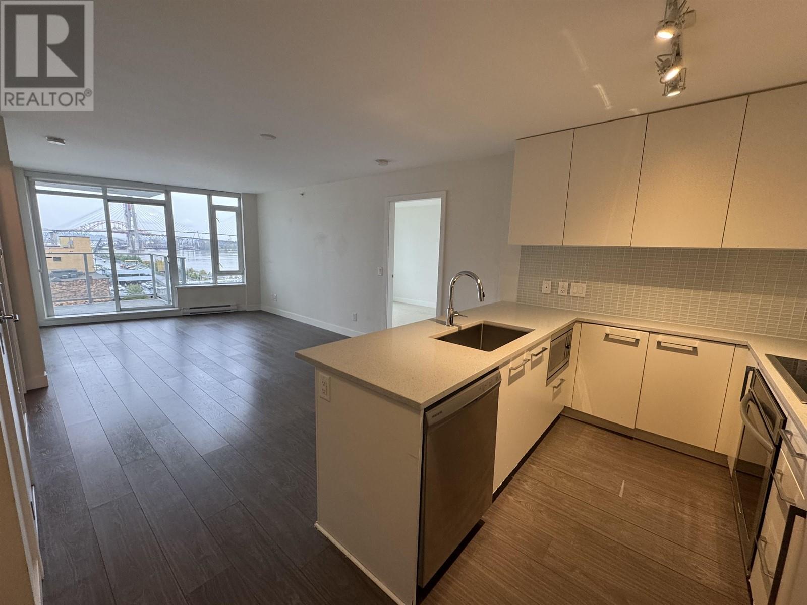 809 668 COLUMBIA STREET, new westminster, British Columbia