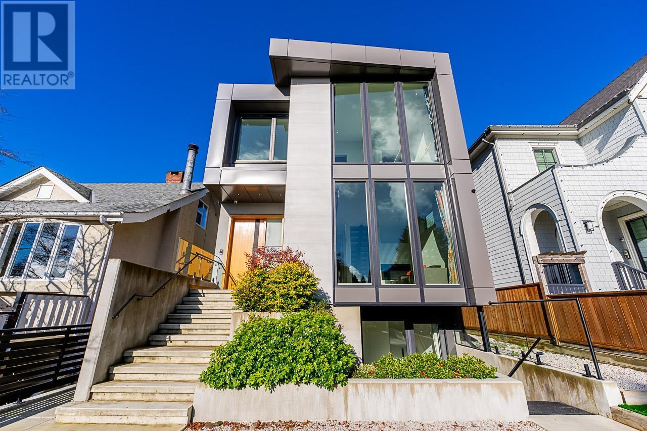 3941 W 24th Avenue, Vancouver, British Columbia  V6S 1M1 - Photo 1 - R3011212