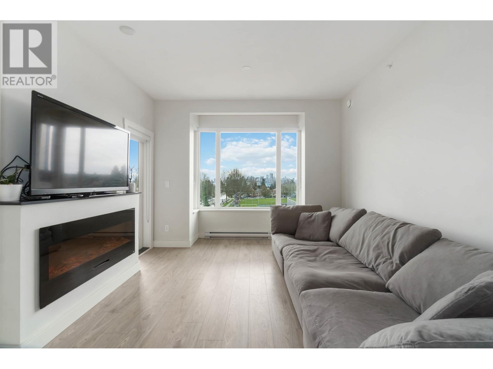 409 1633 Tatlow Avenue, North Vancouver, British Columbia  V7P 2Z8 - Photo 2 - R2983446
