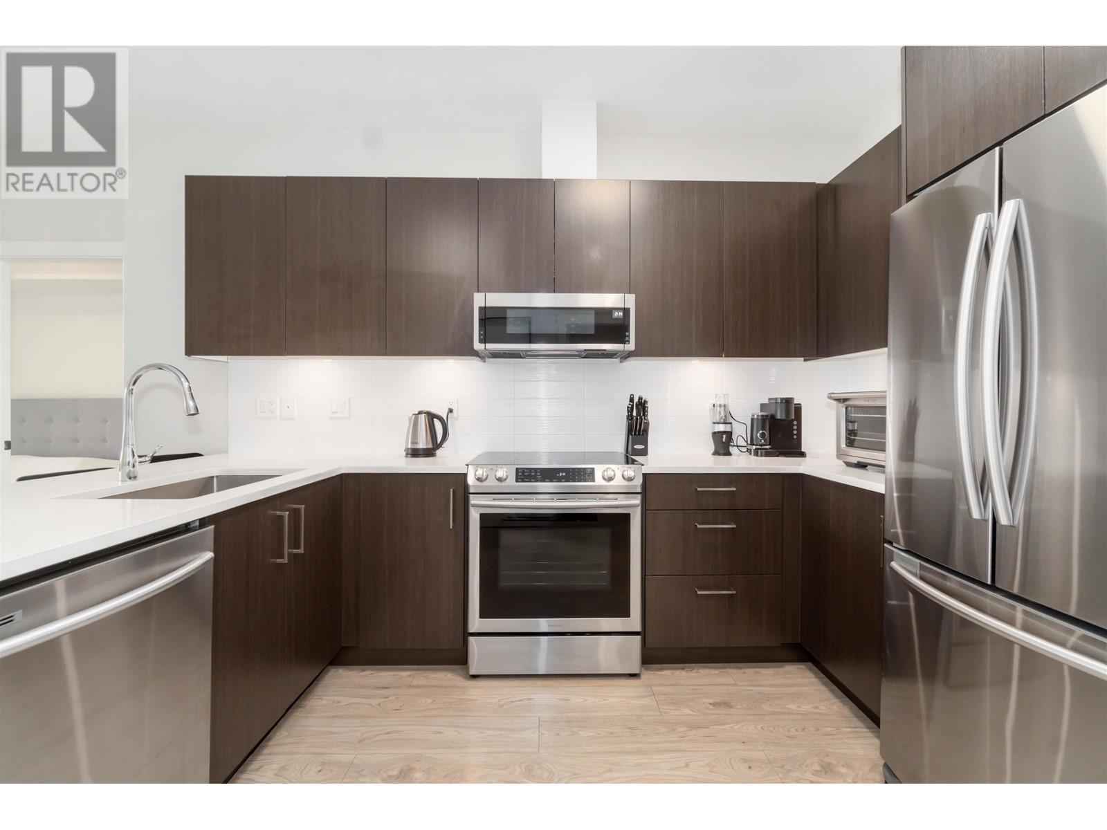 409 1633 Tatlow Avenue, North Vancouver, British Columbia  V7P 2Z8 - Photo 3 - R2983446