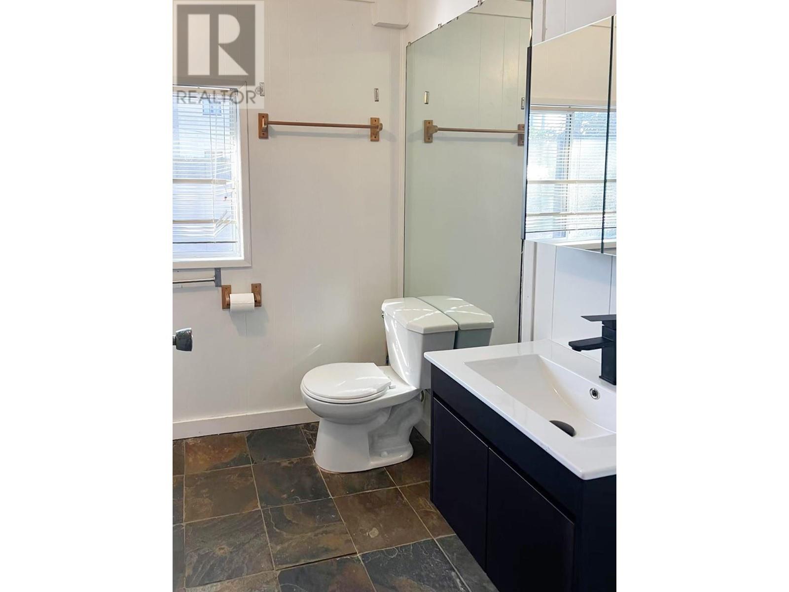 2070 W 14th Avenue, Vancouver, British Columbia  V6J 2K4 - Photo 14 - R2987354