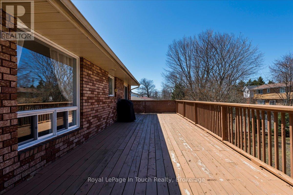 93 Edward Street, Penetanguishene, Ontario  L9M 1J3 - Photo 30 - S12197442