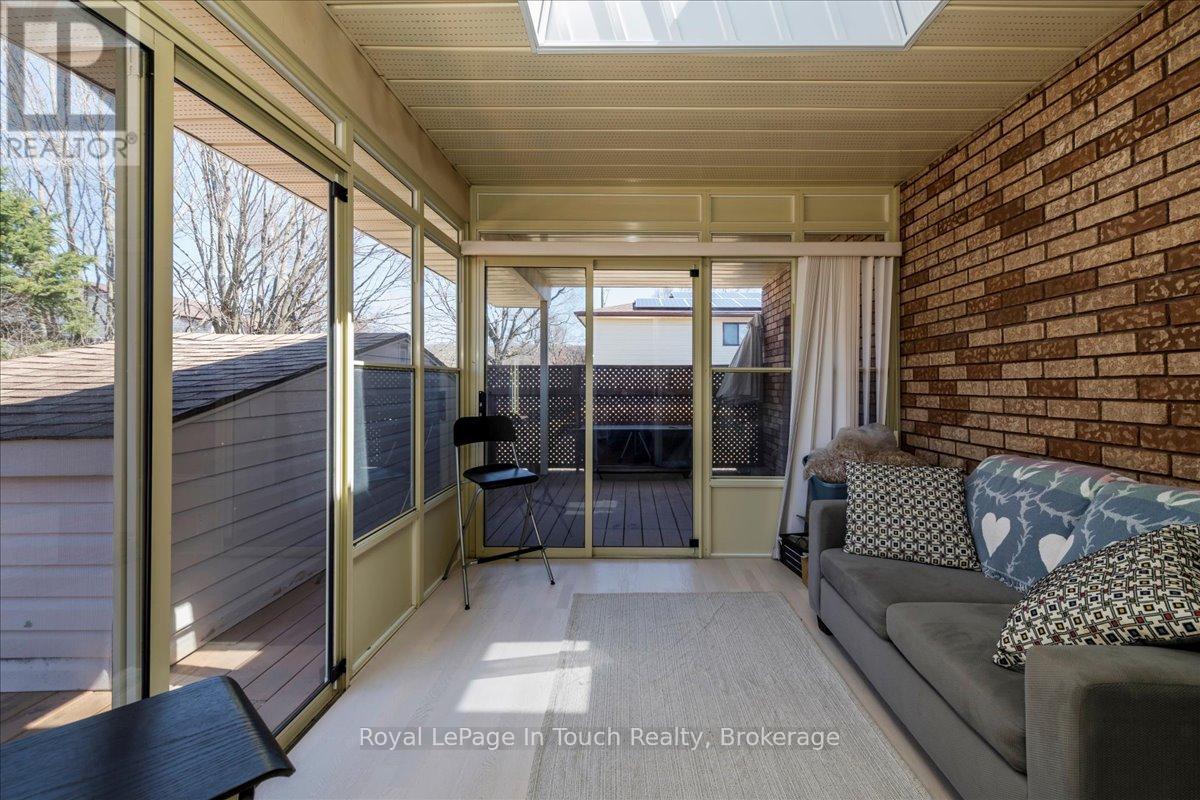 93 Edward Street, Penetanguishene, Ontario  L9M 1J3 - Photo 7 - S12197442