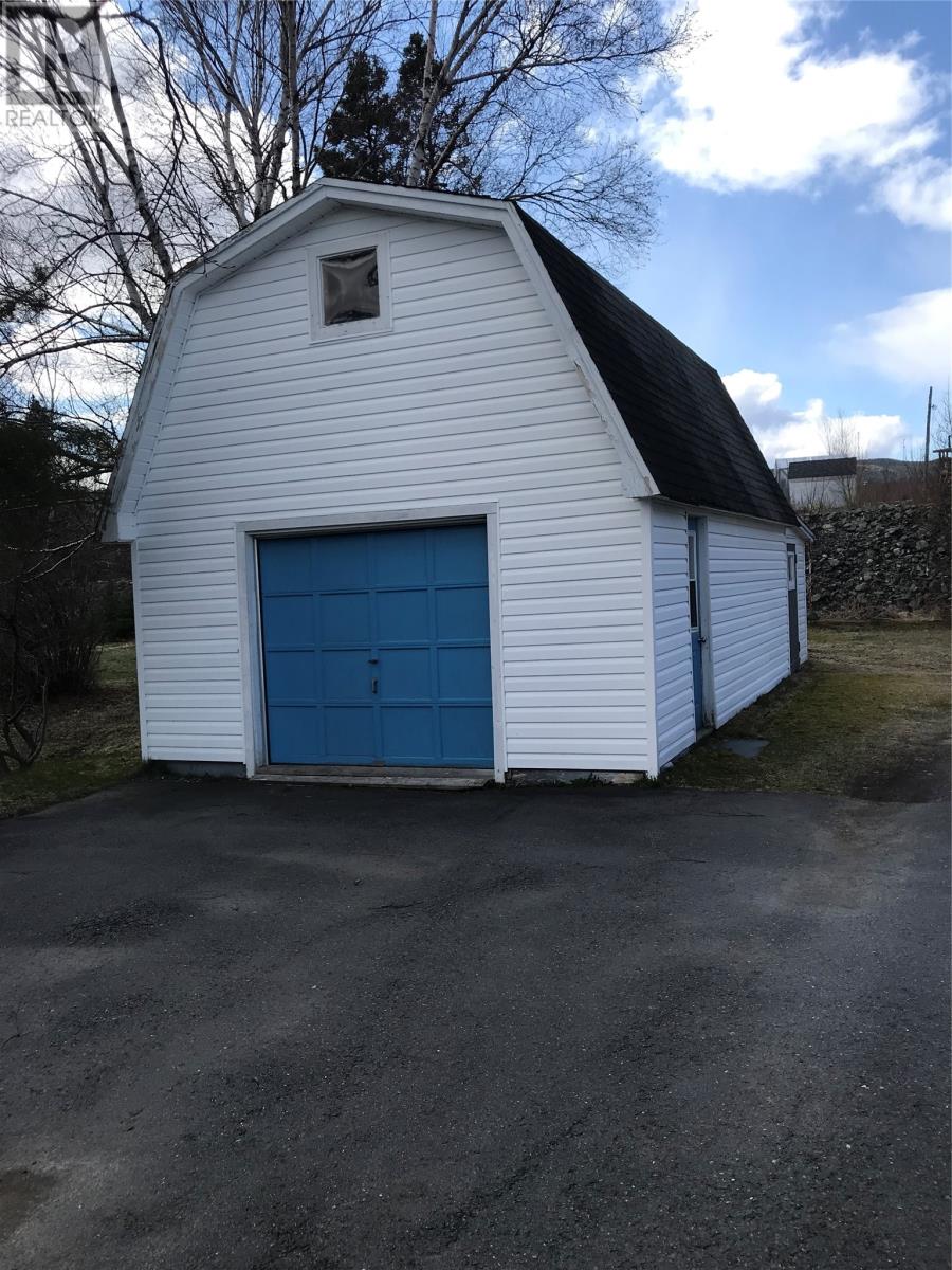 Property at 20 Riverview Drive image 4