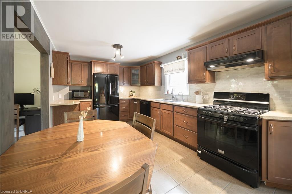 168 Oakhill Drive, Brantford, Ontario  N3T 5L7 - Photo 5 - 40736352