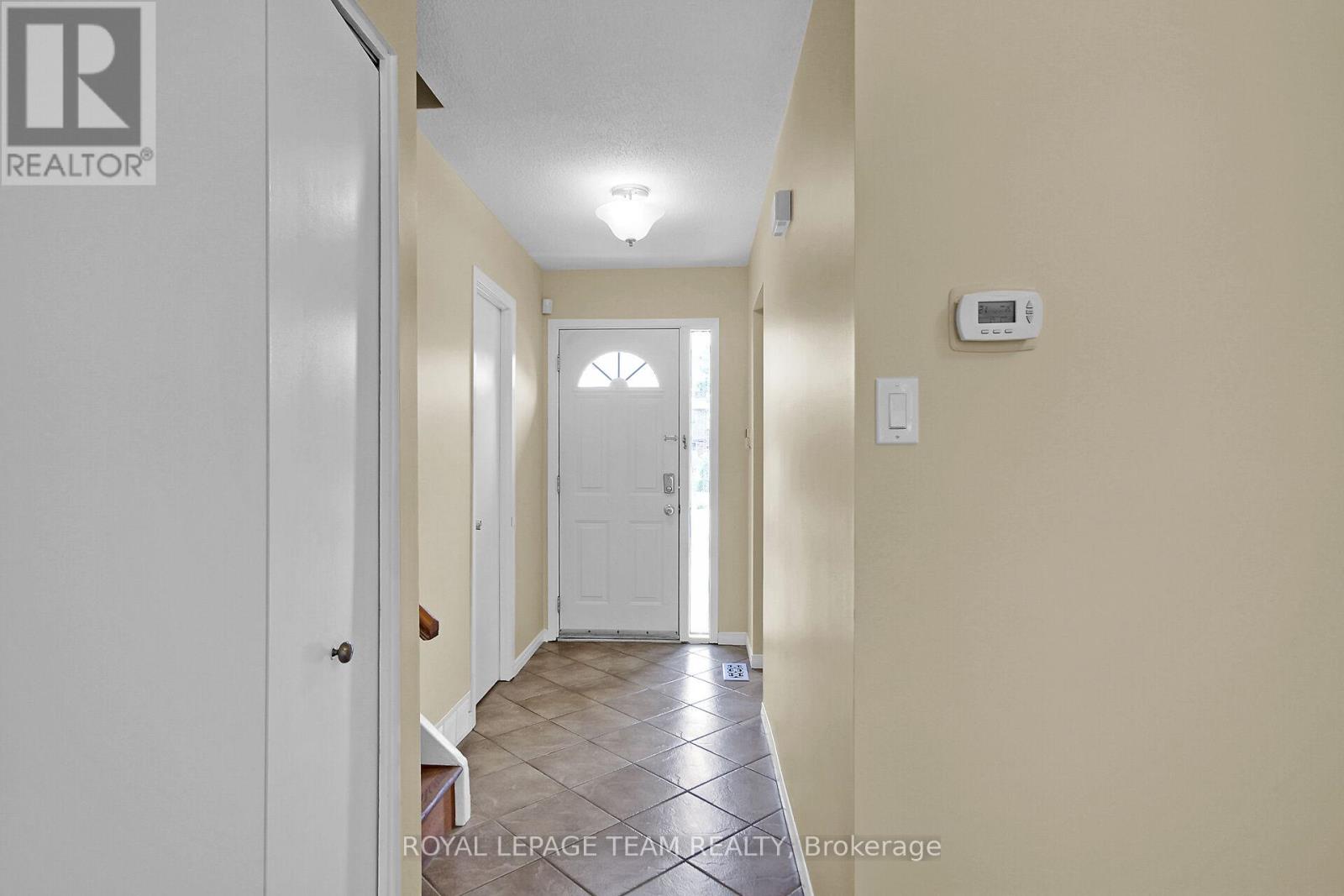 Property at 23 - 12 GLENCOE STREET image 3
