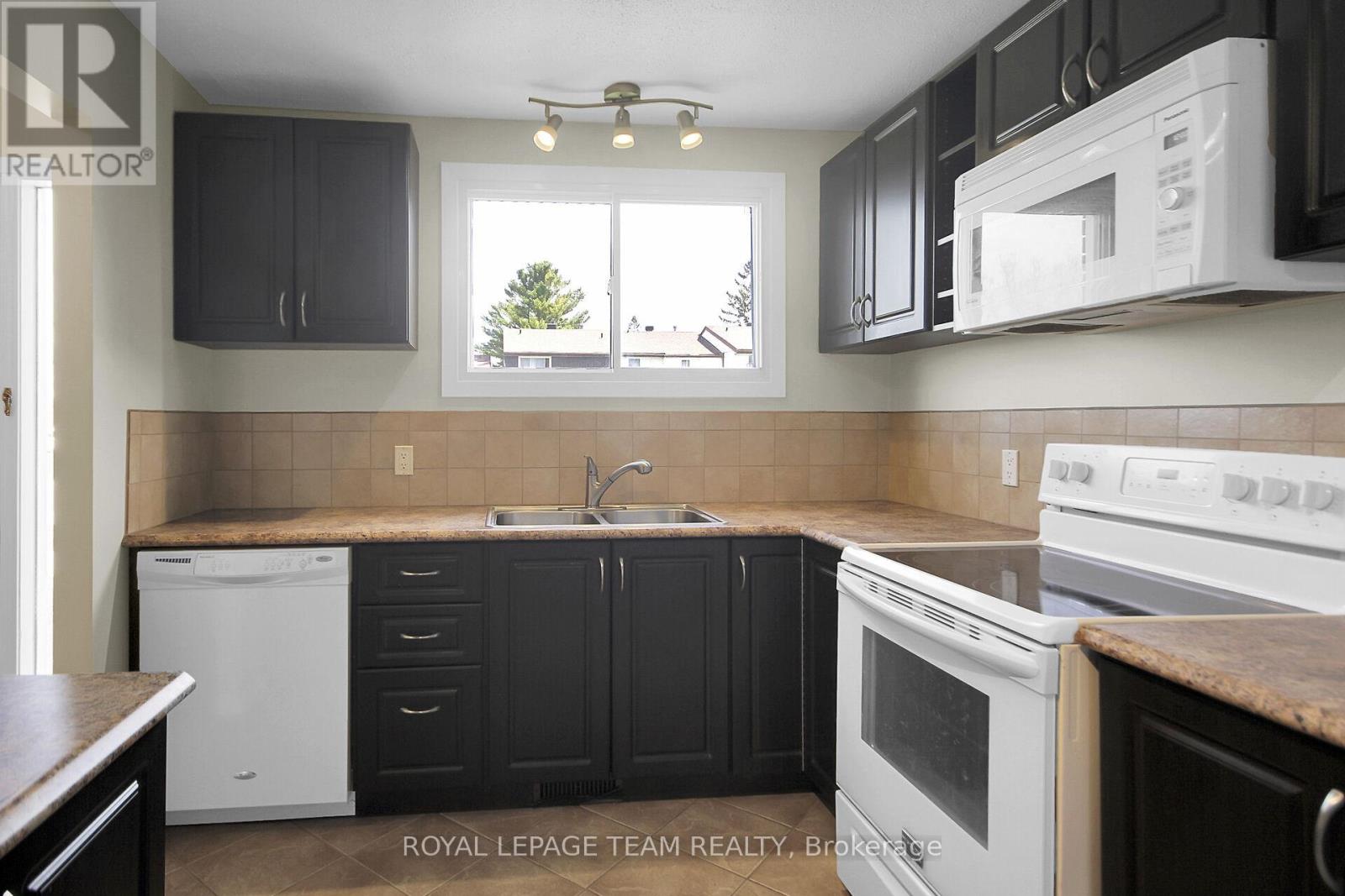 23 - 12 Glencoe Street, Ottawa, Ontario  K2H 8S6 - Photo 6 - X12151312