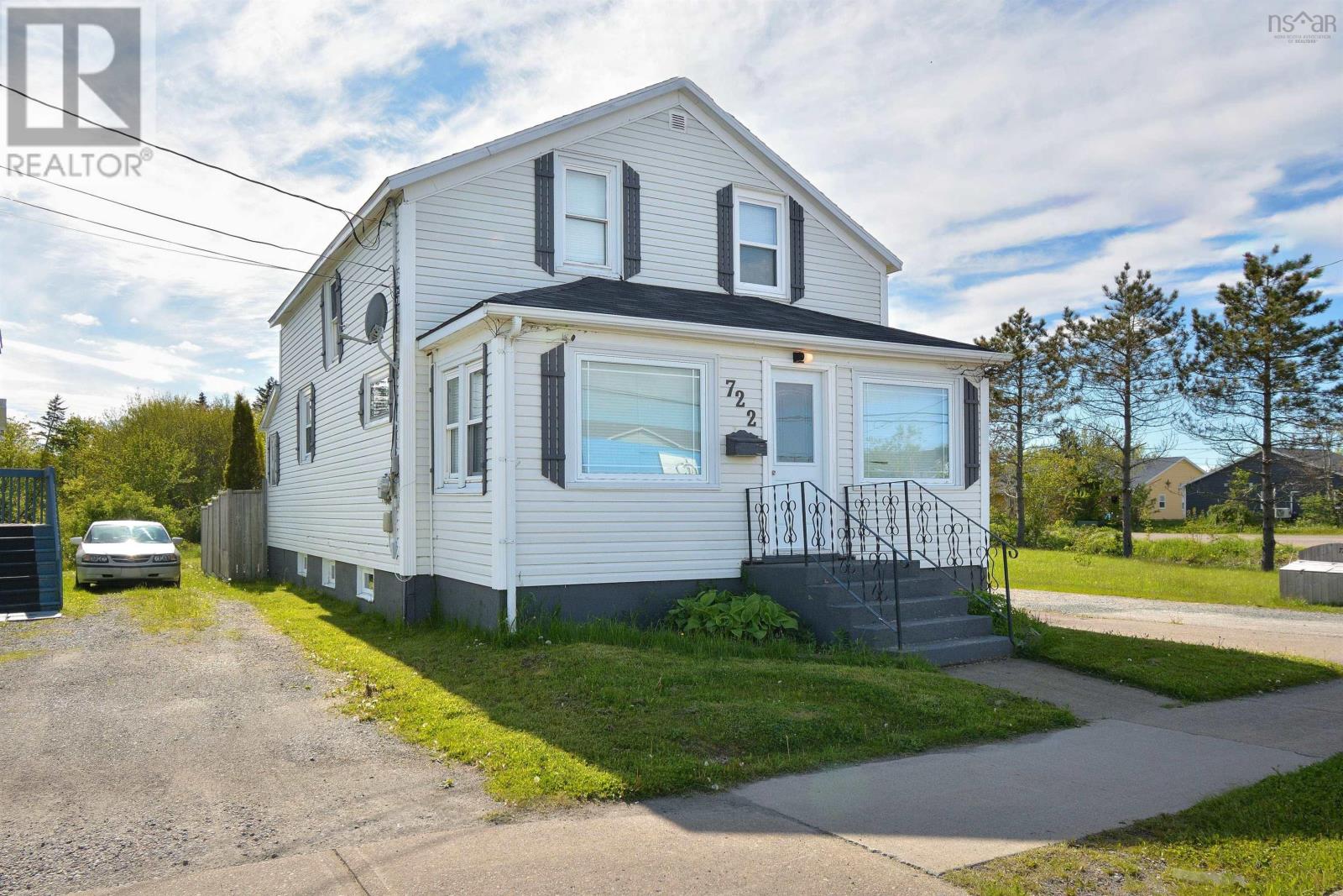 Property at 722 Alexandra image 2