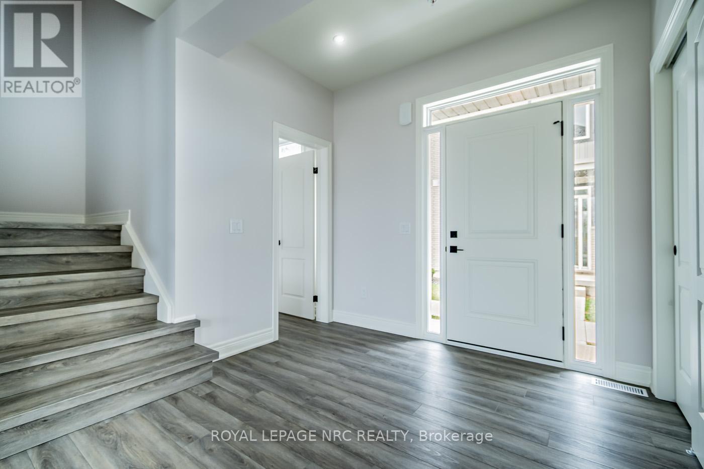 14 - 121a Moffatt Street, St. Catharines, Ontario  L2P 0G4 - Photo 5 - X12197456