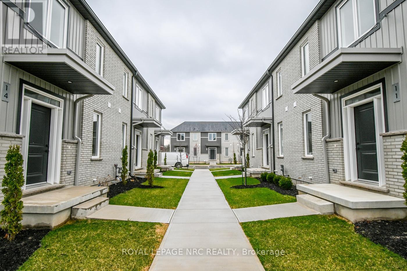 11 - 121a Moffatt Street, St. Catharines, Ontario  L2P 0G4 - Photo 3 - X12197476
