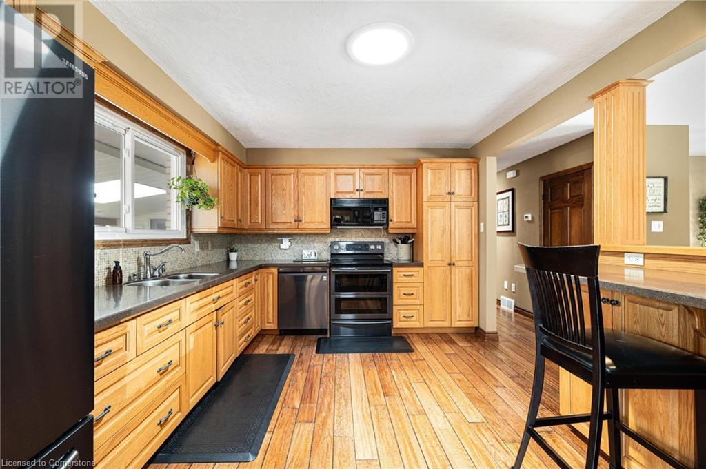 320 Daleside Place, Waterloo, Ontario  N2L 5M4 - Photo 6 - 40737040