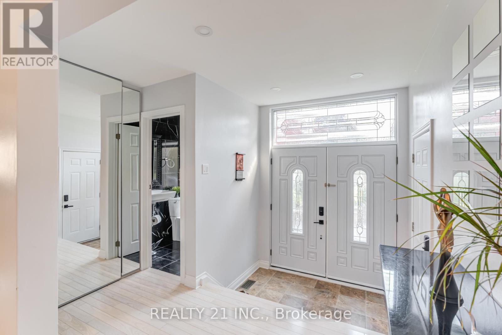 Property at 218 GUILDWOOD PARKWAY image 4